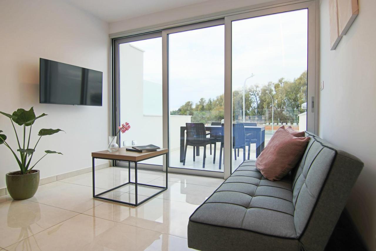Апартаменты Phaedrus Living - Seaside Luxury Flat Harbour 110 Пафос Экстерьер фото