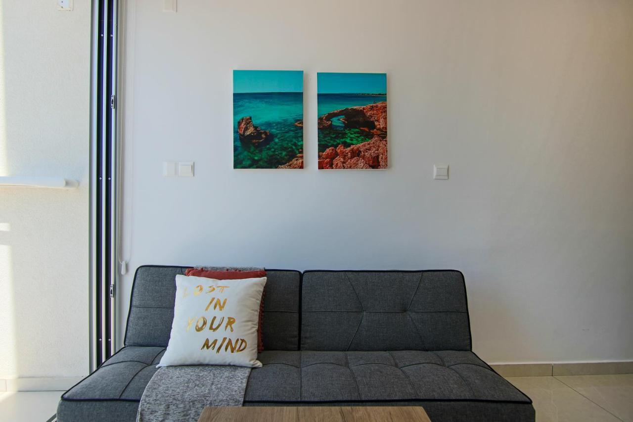 Апартаменты Phaedrus Living - Seaside Luxury Flat Harbour 110 Пафос Экстерьер фото